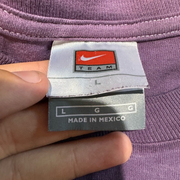 Y2K Center Swoosh Nike Miami Football Graphic T shirt - Picture 2 of 4